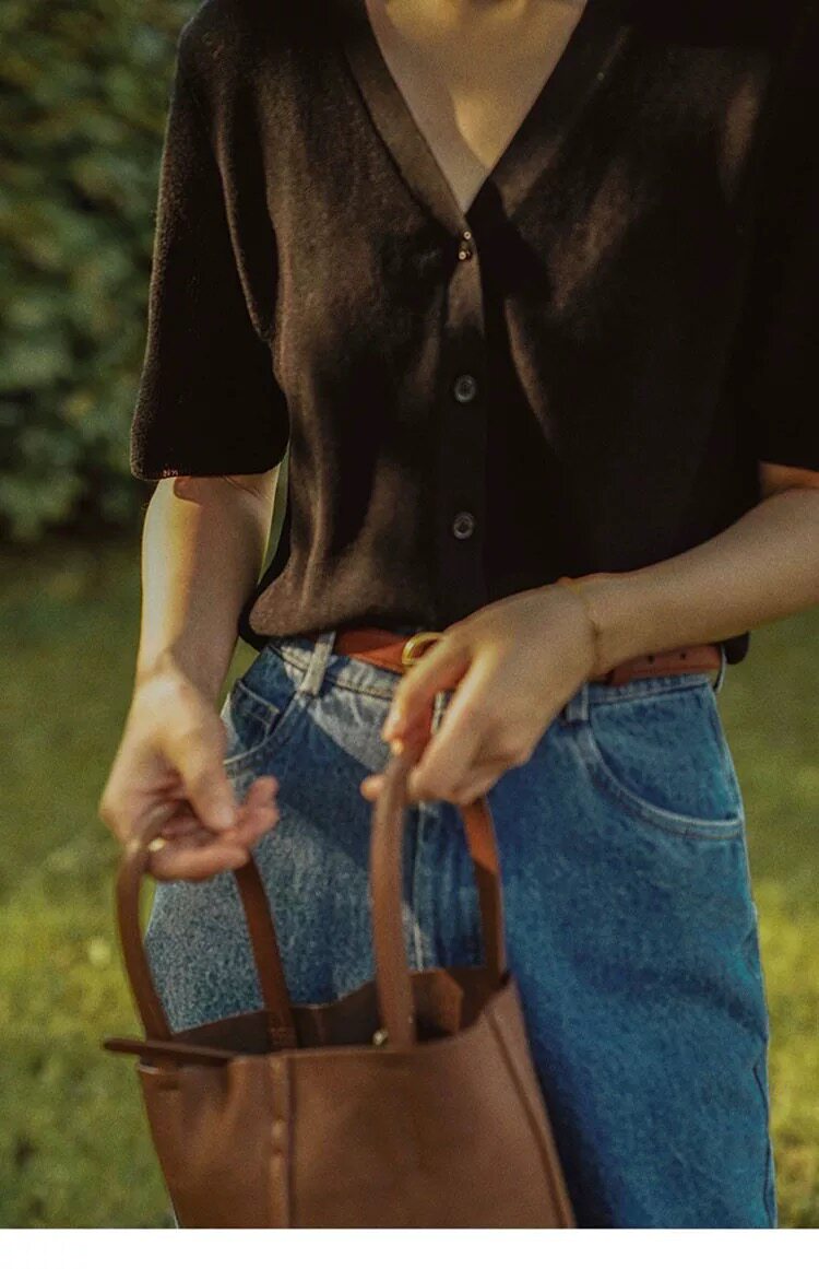 小众V领黑色冰丝短袖t恤女2025夏季宽松显瘦薄款半袖针织开衫上衣,女装T恤,雪真羊绒