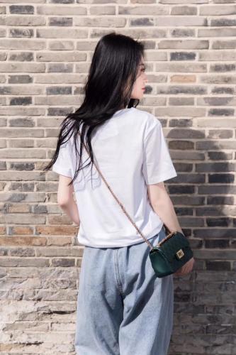DG1908时尚简约刺绣小飞机百搭T,女装,L·H·X