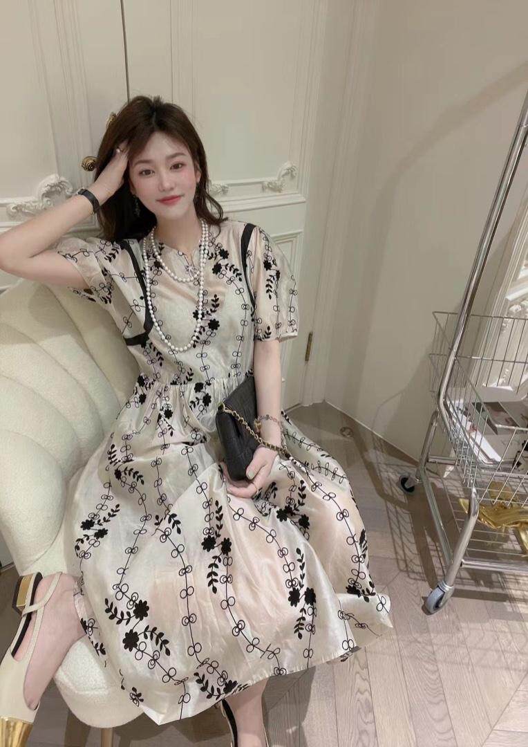 夏季韩版花裙，其它，唇蔻