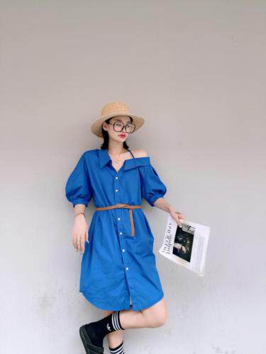 韩版斜肩配腰带连衣裙，女装连衣裙，玩美