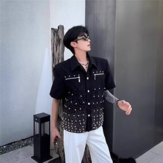 黑色