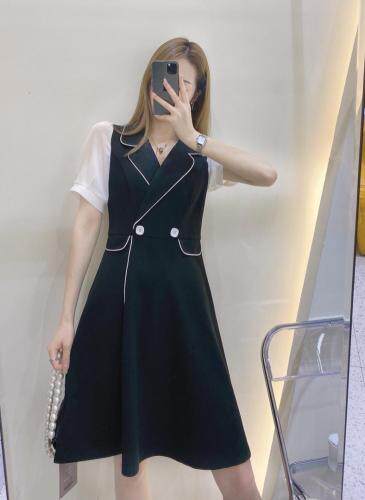 夏季新款连衣裙，女装连衣裙，米社