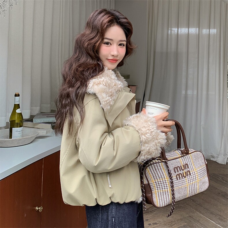 2025冬季新款浅卡其色两面穿羊羔毛外套女2C037506P225K338,女装派克服,2C037