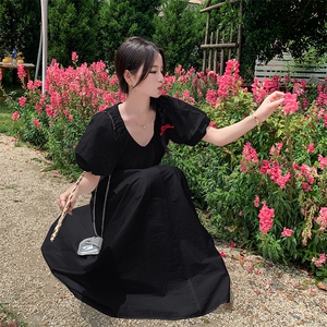 法式白色泡泡袖连衣裙女2025夏季新款气质轻熟风收腰显瘦V领长裙图片