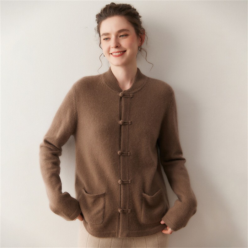 2025年秋季落肩袖常规款套头7针新中式盘扣开衫有兜，女装针织衫/毛衣，溪贝羊绒