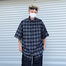 藏青色