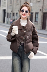 潮羽绒服女款2025新款冬季白鸭绒蛋白皮拼接仿羊羔毛绒领小香风外套，女装羽绒服，意芙