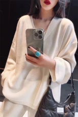 时尚慵懒风宽松显瘦V领羊毛针织衫女春季新款百搭气质长袖上衣，女装羊毛衫，旭驰羊绒