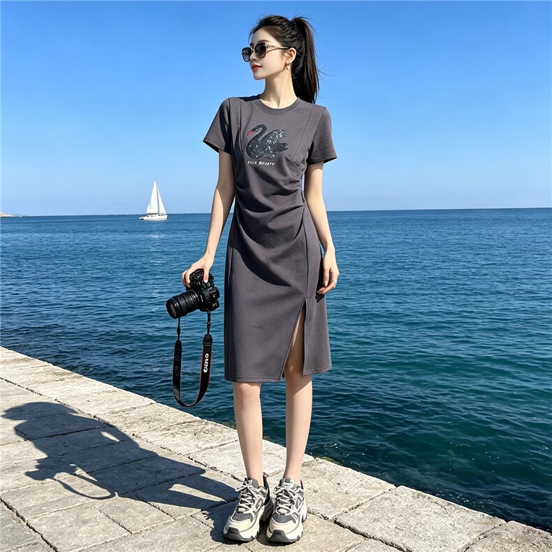 韩版时尚减龄连衣裙女夏款褶皱修身天鹅亮片开叉中长款灰色A字裙,女装连衣裙,江南