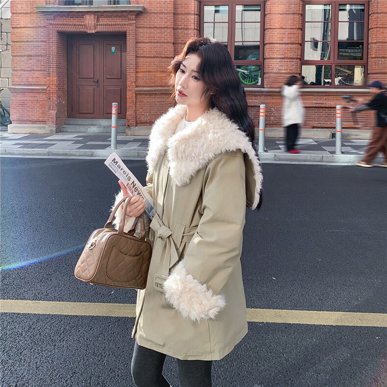 羊羔毛领卡其色派克羽绒服女冬超火好看高级小众加绒加厚工装外套,女装羽绒服,2C219
