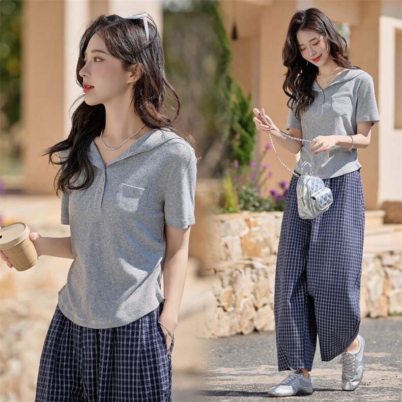 浅蓝色短袖T恤女士夏季新款胖mm收腰慵懒风高端欧货连帽衫薄上衣，女装T恤，梦懿尔