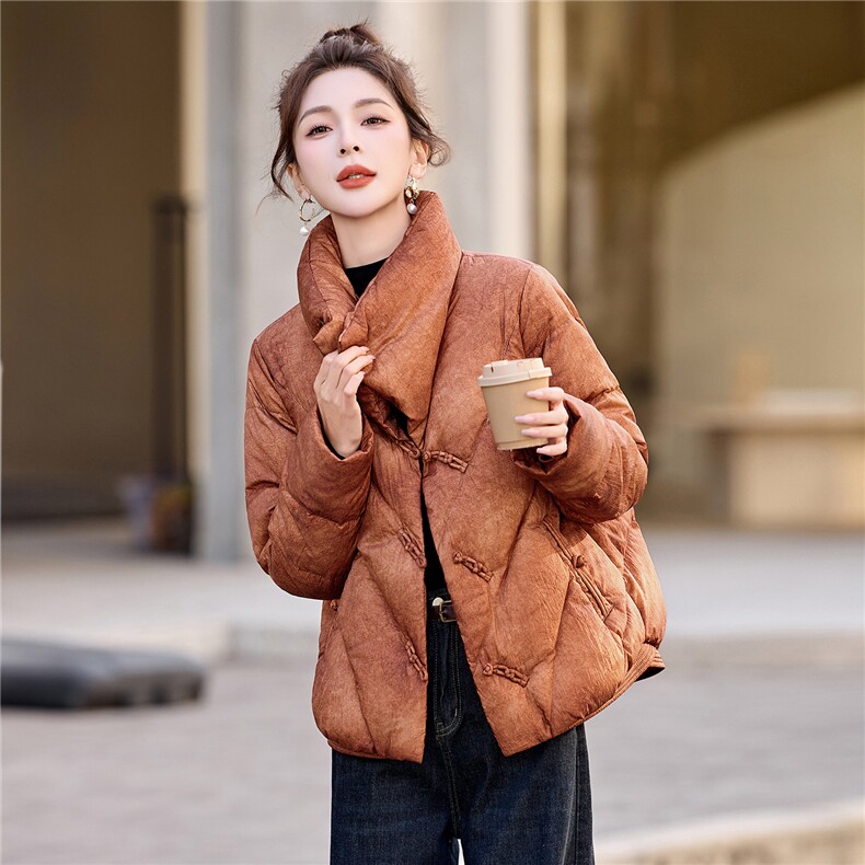 现货！复古新中式刺绣羽绒服女无帽立领设计感短款保暖白鸭绒上衣,女装羽绒服,沐七七