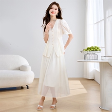 大码女装新高级感v领宽松短袖上衣黑色半身裙夏季显瘦两件套，女装套装/套裙，尚娜萱