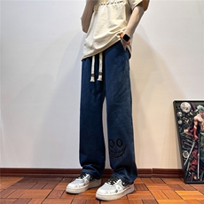 深蓝色