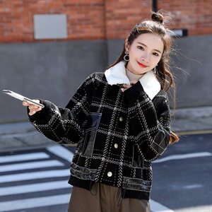 重工格纹毛呢短款外套女2025春秋新款仿羊羔毛翻领PU皮拼接呢子外套，女装短外套，意芙