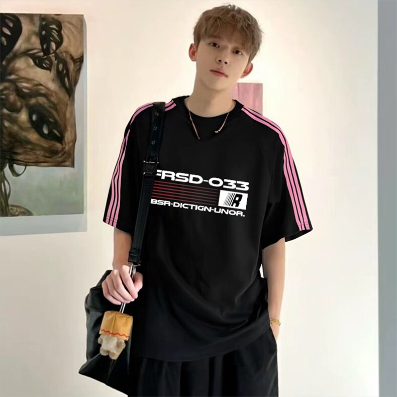 抖音得物品质二开240克宽松纯棉美式潮牌印花三条杠中性风短袖T恤图片