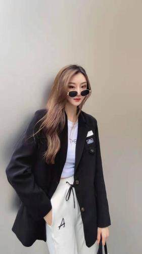 贴标时尚西装外套，女装西装，衣香丽舍