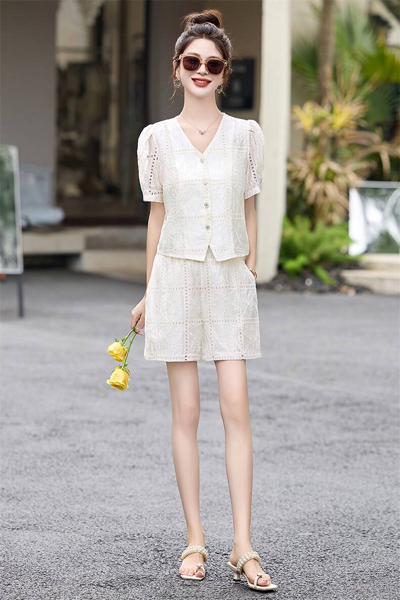 2025夏季新款镂空小香风套装,女装套装/套裙,自然秀