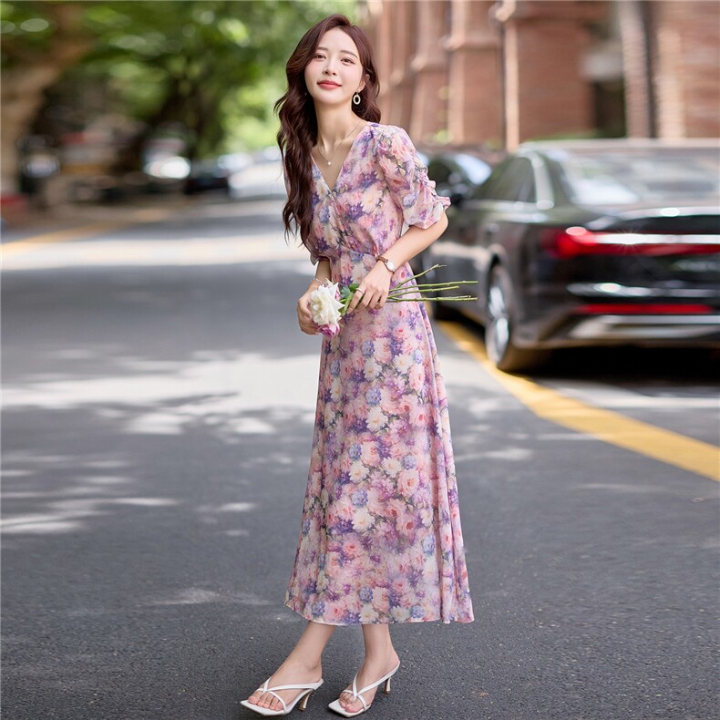 法式温柔花朵印花连衣裙女2025夏季新款气质V领收腰显瘦碎花长裙,女装连衣裙,难舍钰依