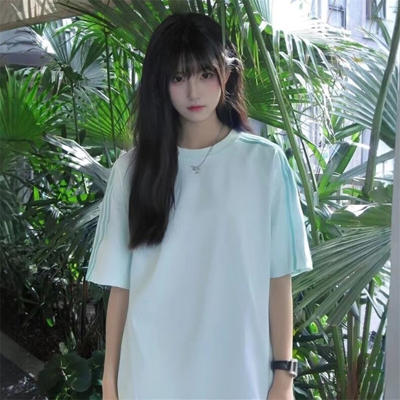 抖音得物品质二开240克宽松纯棉美式潮牌印花三条杠中性风短袖T恤图片