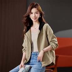 大码连帽短外套女2025春秋新款时尚中年妈妈宽松休闲减龄夹克上衣，女装短外套，丽影随形