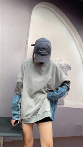 牛仔拼接卫衣图片