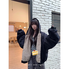 黑色