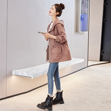 2025新款高级感时尚休闲中长款风衣外套女春秋短款宽松显瘦小个子，女装风衣，依万里