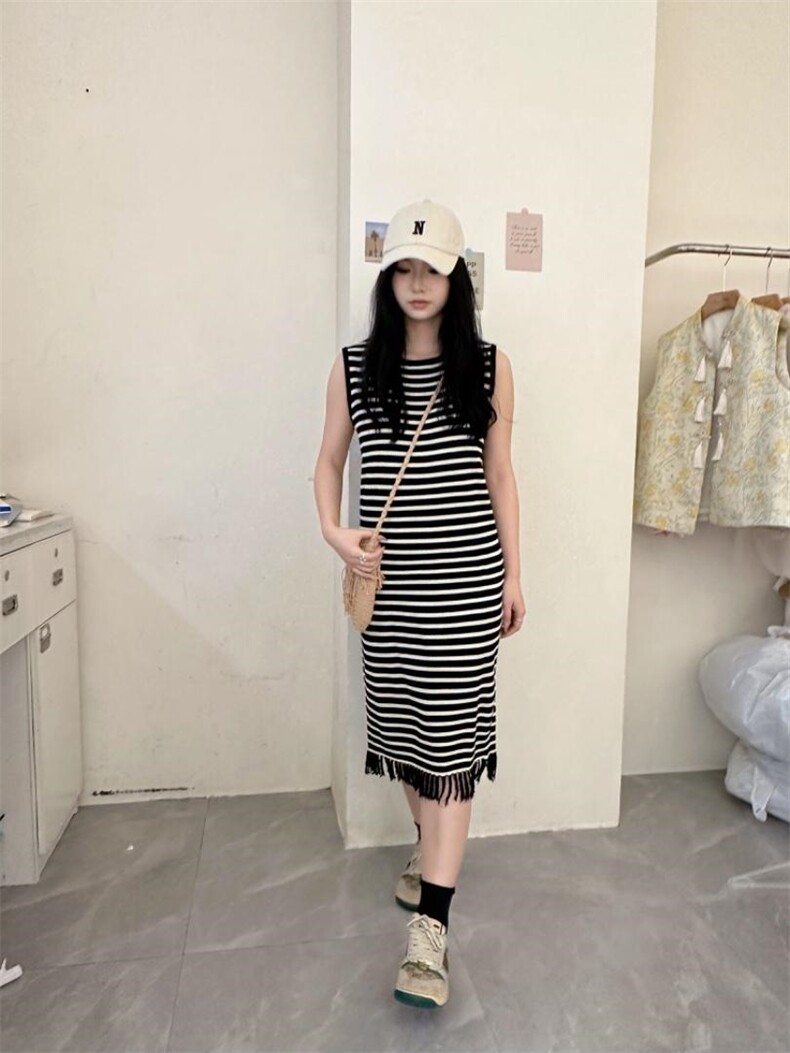 条纹针织内搭无袖连衣裙，女装连衣裙，泰靡(2F)
