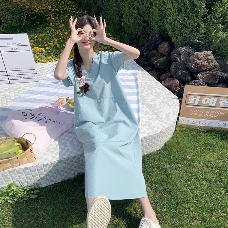 韩版慵懒风简约v领连衣裙女2025夏季新款法式宽松显瘦泡泡袖长裙,女装连衣裙,维壹