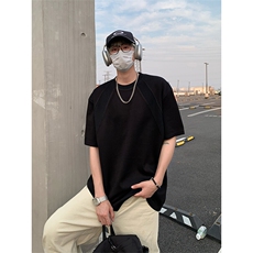 黑色