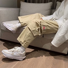 灰色