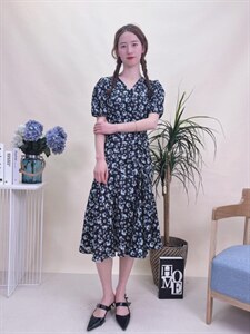 现货夏季新款肌理面料碎花连衣裙图片