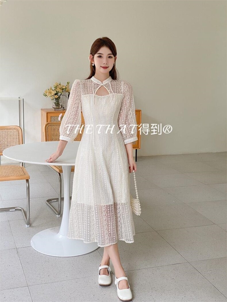 秋季新款刺绣连衣裙，女装连衣裙，得到THETHAT