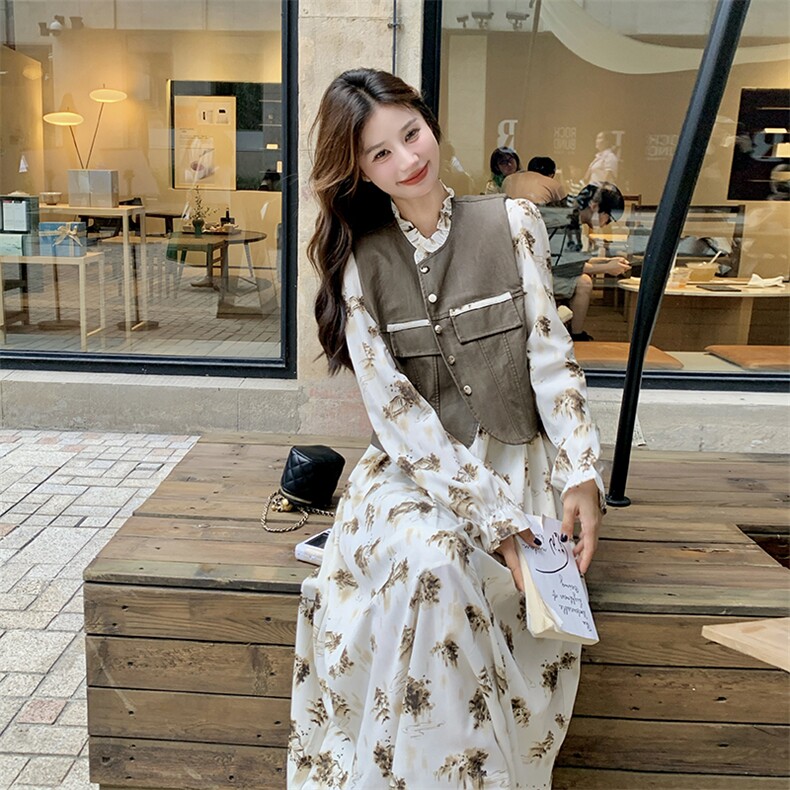碎花连衣裙轻熟风2025新款女秋秋复古高腰法式PU皮马甲裙子两件套,女装套装/套裙,2C239