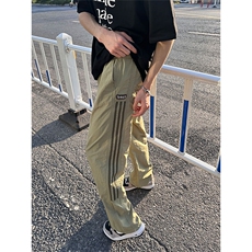 浅绿色