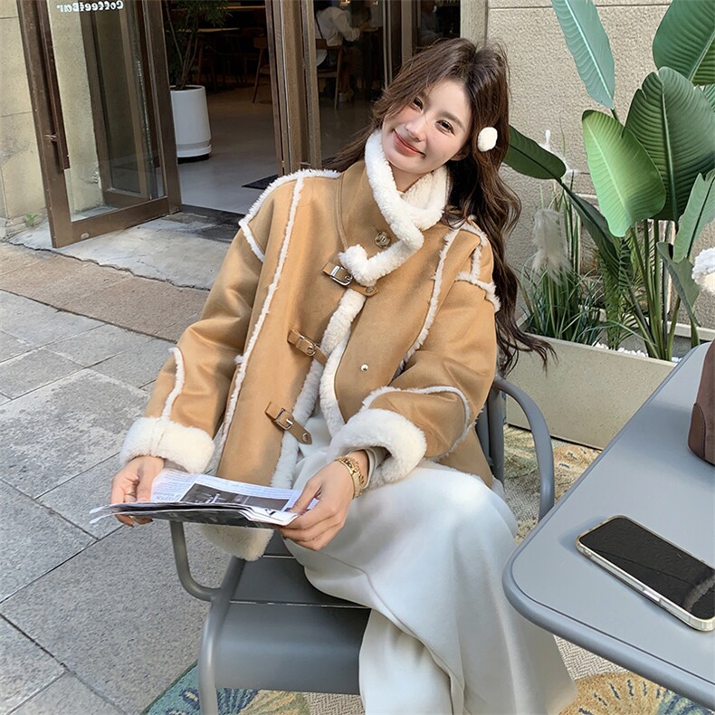 2024年冬季皮毛一体短款羊羔毛休闲大口袋两面穿,女装羊羔毛/颗粒绒,蝶眷