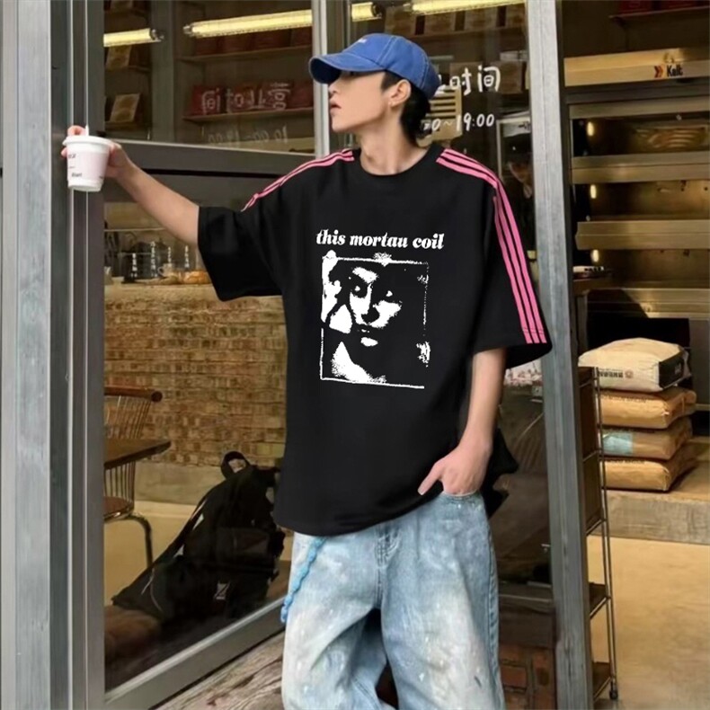 抖音得物品质二开240克宽松纯棉美式潮牌印花三条杠中性风短袖T恤,男装T恤,电商A486