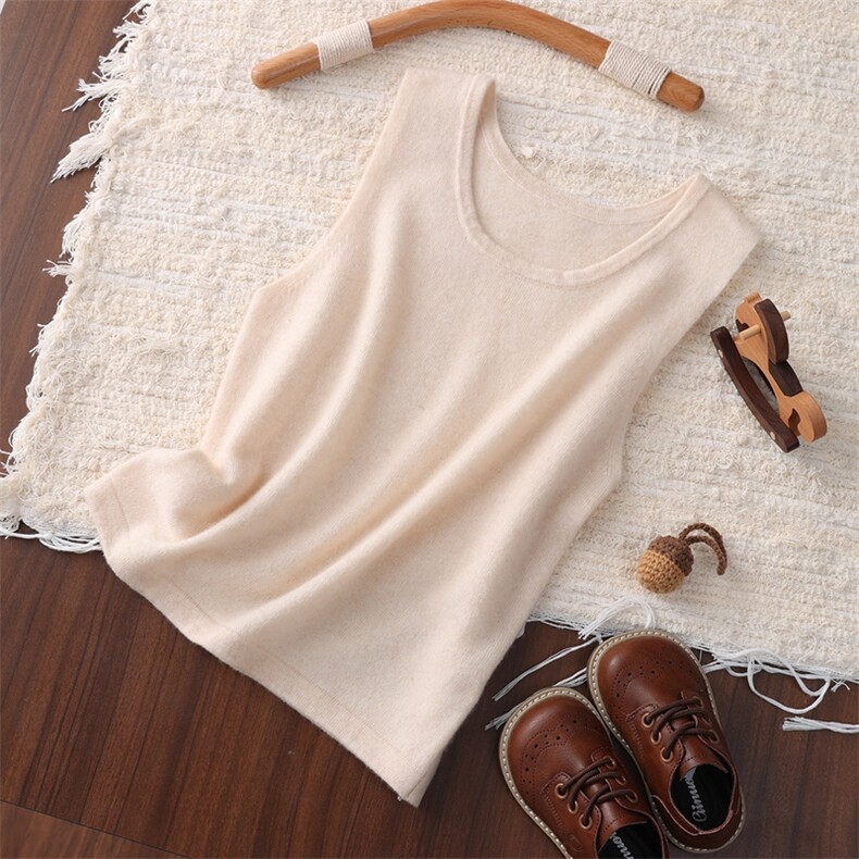 新款百搭十二针背心，童装马夹/背心，联起羊绒