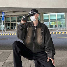 黑色