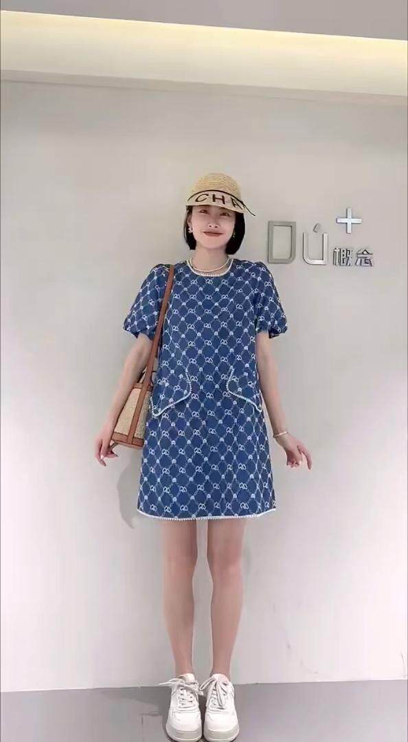 重工刺绣牛仔连衣裙，女装连衣裙，时代公主