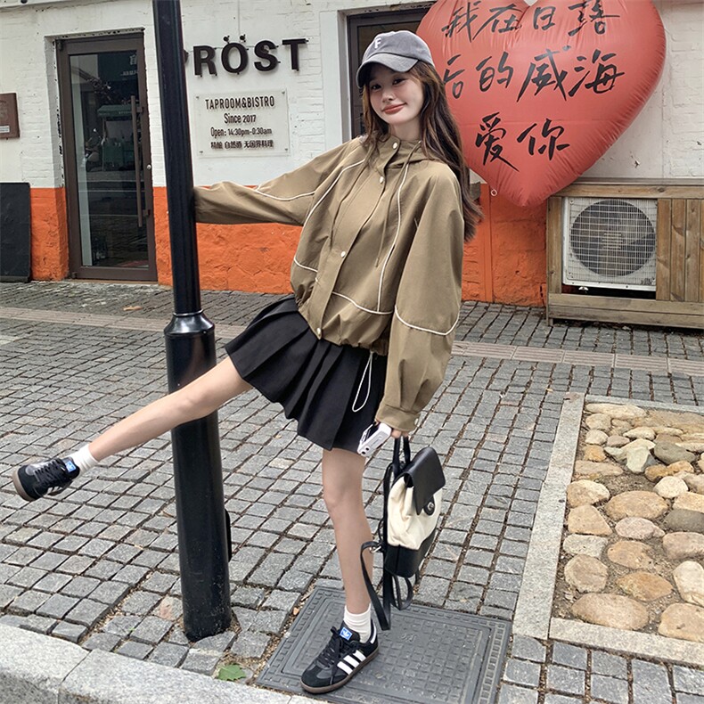 卡其色休闲连帽夹克外套女短款2025秋韩版设计感宽松运动工装上衣，女装短外套，2C166
