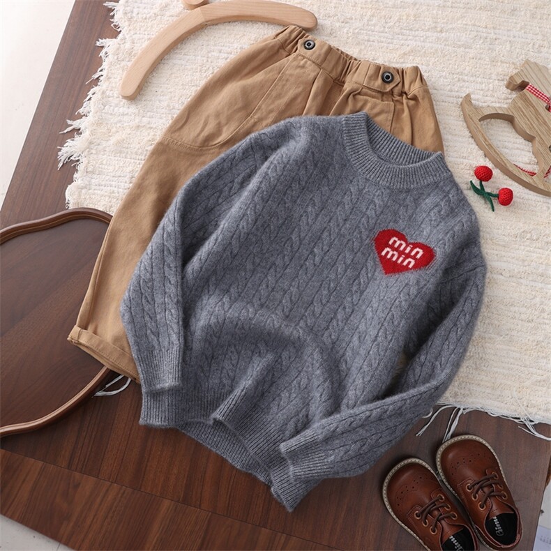新款百搭加厚麻花爱心刺绣，童装儿童羊绒衫，联起羊绒
