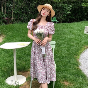 紫色复古碎花小众连衣裙女2023新款夏季v领娃娃领设计感中长裙子图片