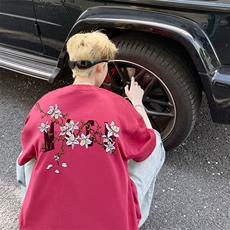 酒红色