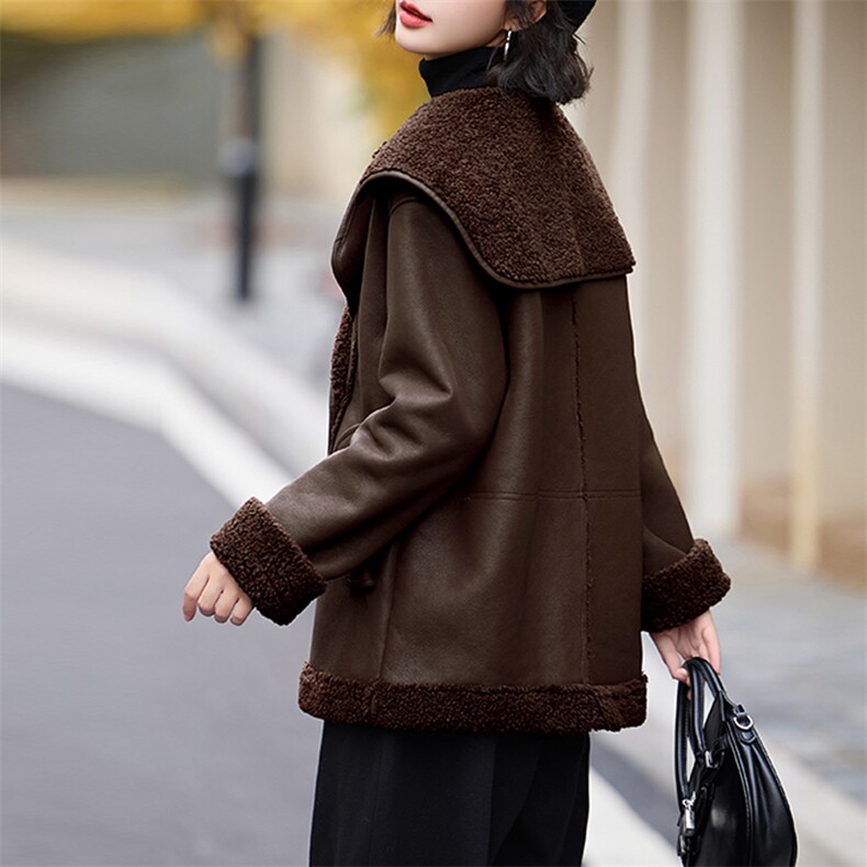 大翻领皮毛一体外套女冬季2024新款高级感宽松加厚保暖羊羔毛棉服，女装羊羔毛/颗粒绒，江南女神