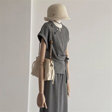 欧货运动套装女春款圆领纽扣马甲上衣内搭白色T恤阔腿长裤三件套图片