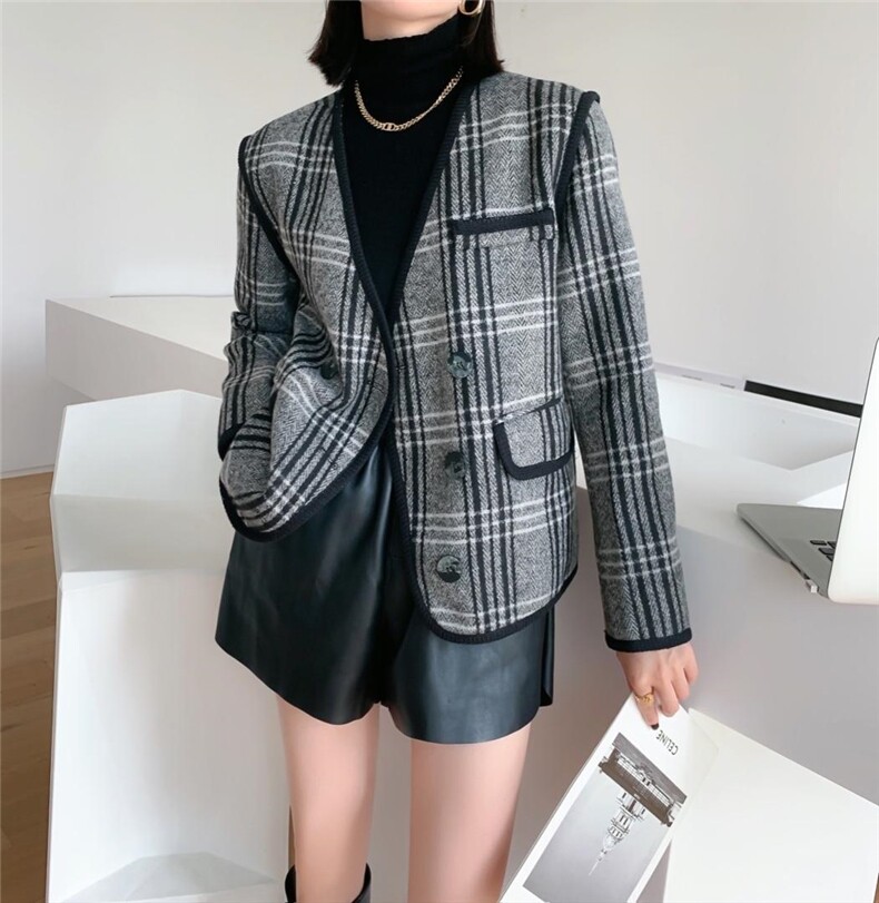 新款外套两个颜色，其它，英雅姿秀