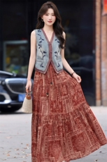 现货民族风高感重工刺绣牛仔马甲碎花半身裙两件套女夏装时尚套装，女装套装/套裙，韩蔻秀