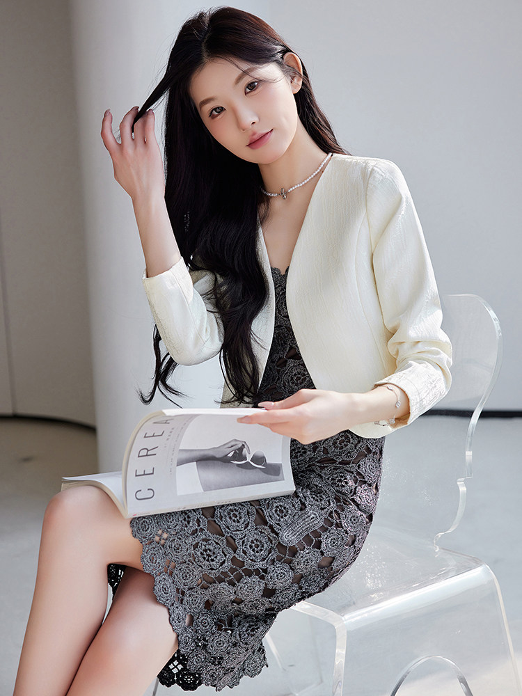 开春外套女短款上衣2025新优雅气质小披肩配裙子外搭开衫提花坎肩,女装短外套,婵米儿